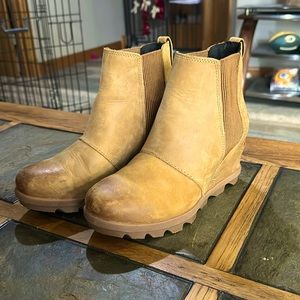 Sorel ankle boots, size 7, tan color